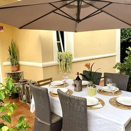 Charming House In Prázdninový dům